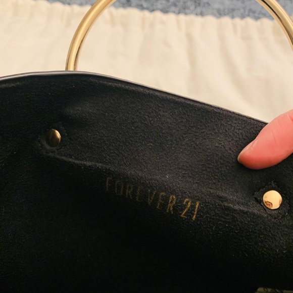 Forever 21 Metal circle handle mini bag - Picture 2 of 3